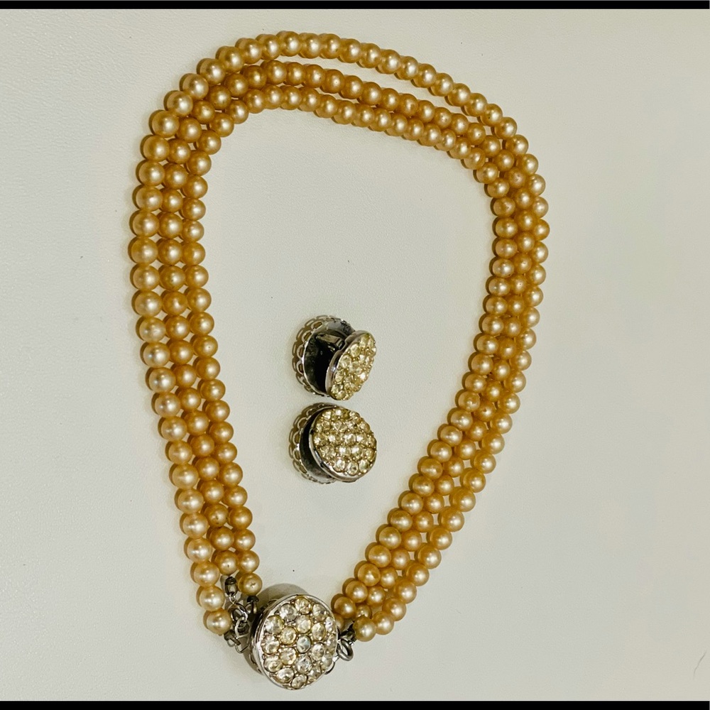 Vintage Sarah Coventry necklace/ clip on earrings